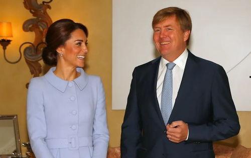 荷兰国王在线吃瓜,网络直播吃瓜成热门话题