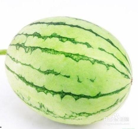 野外吃瓜,一场别开生面的野餐之旅