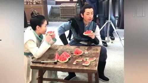 演员现场吃瓜图片,明星们的“瓜田”瞬间